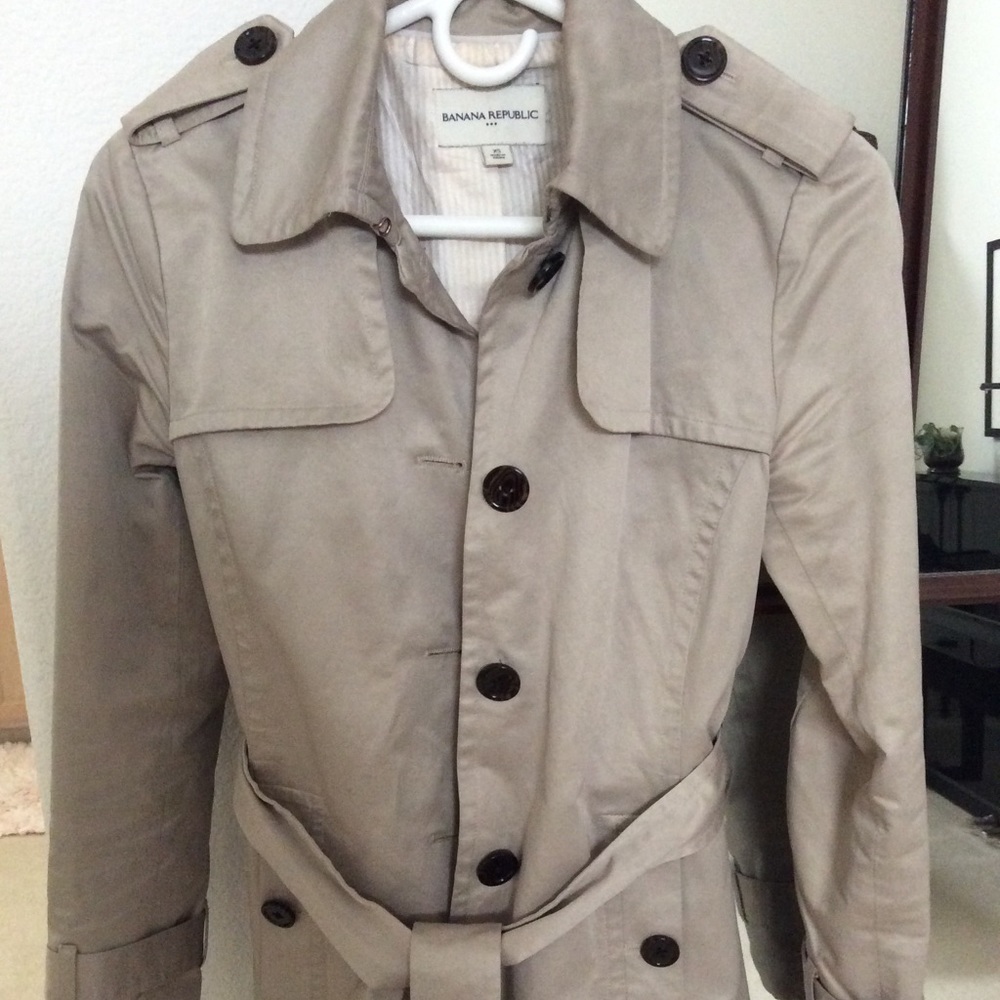 Banana Republic trench in XS.